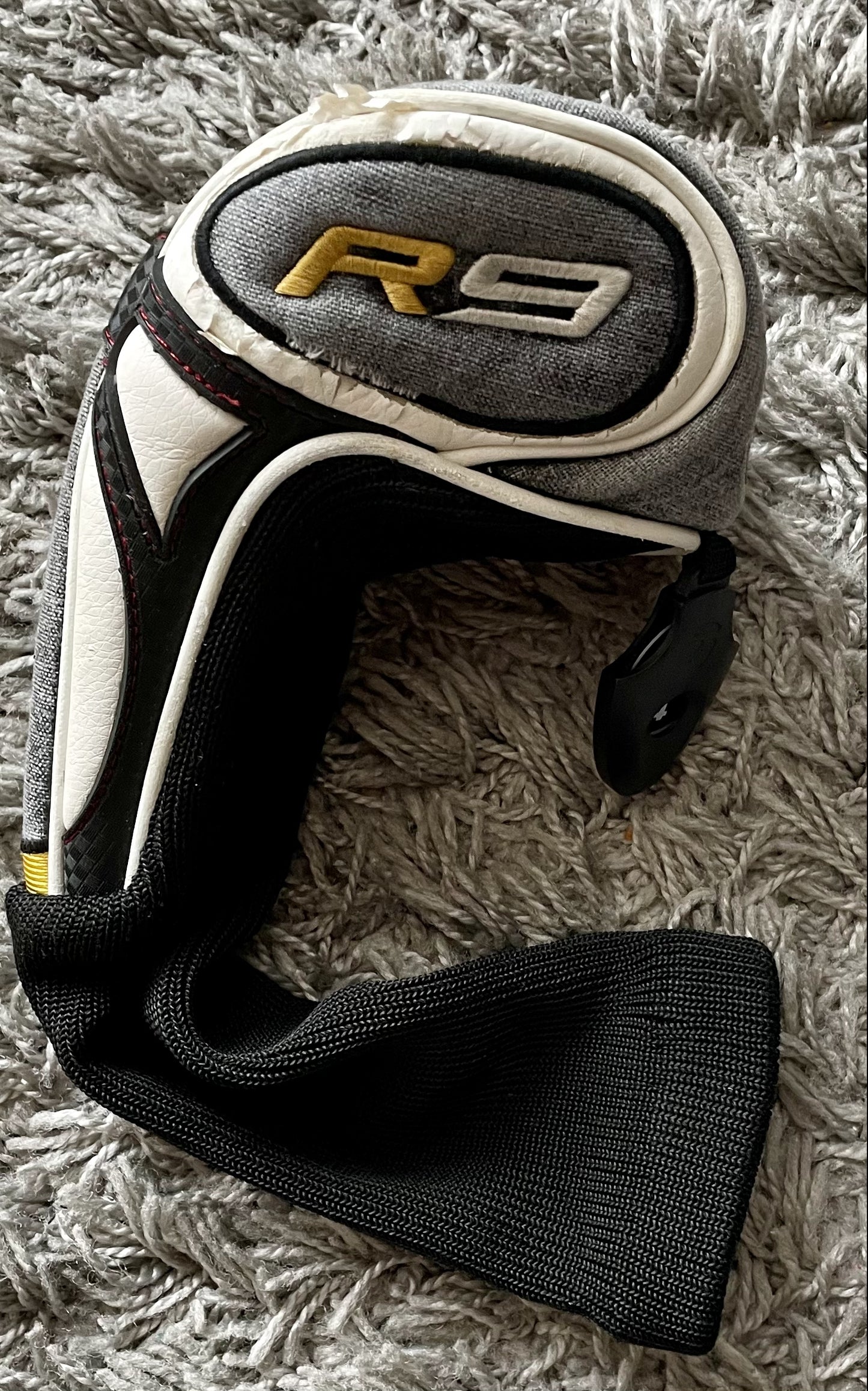 R9 Headcover