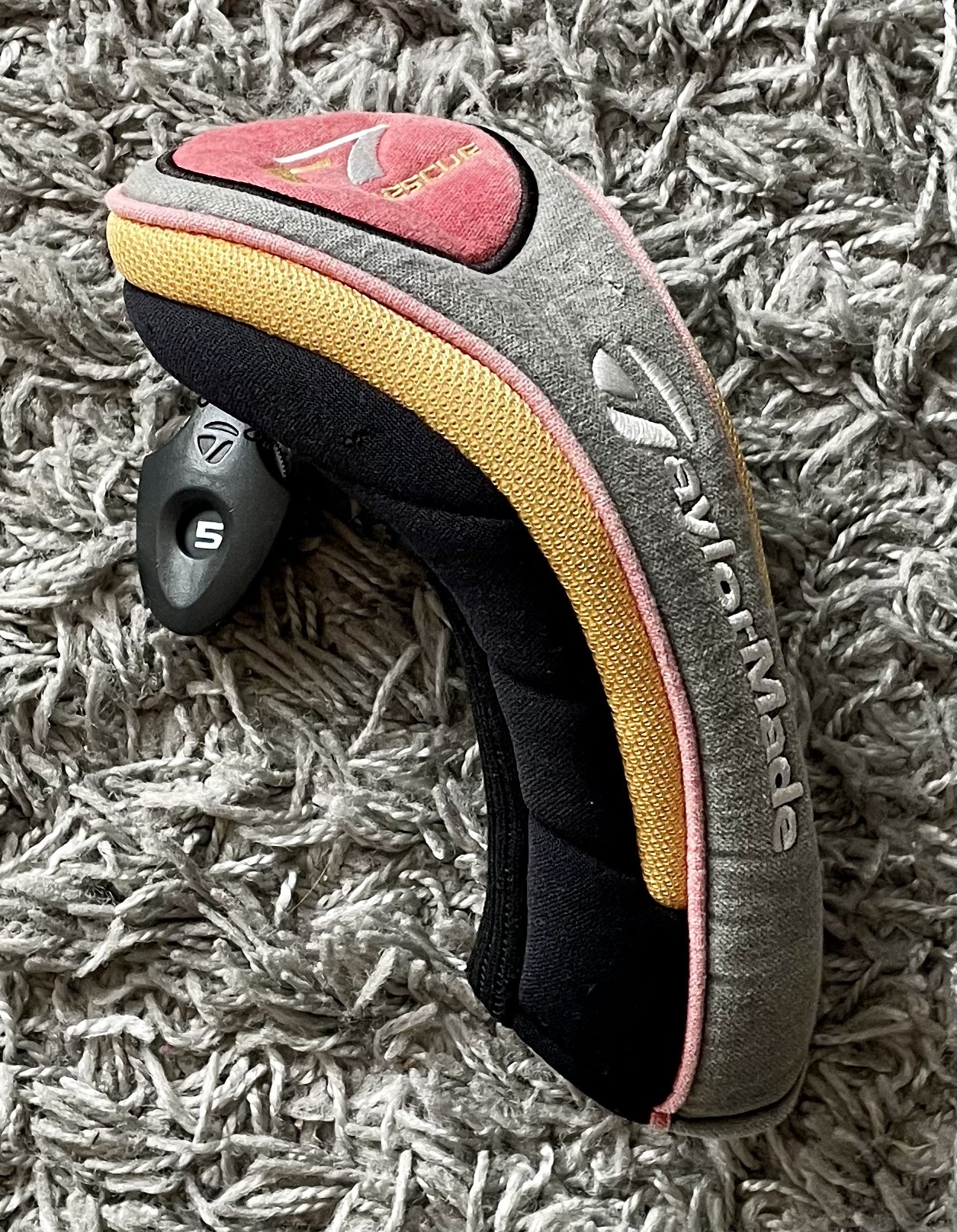 r7 Headcover